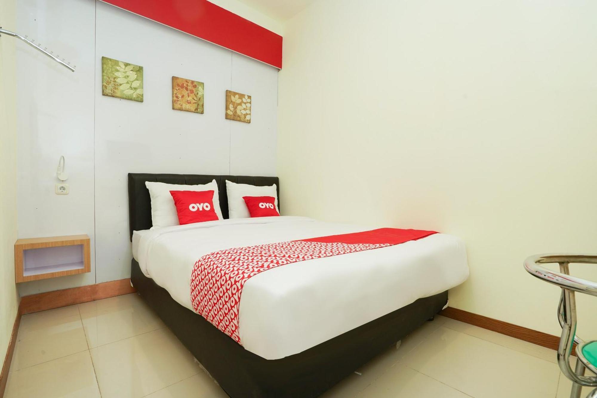 Super Oyo Flagship 3688 Pot Art Hotel Surabaya Ngoại thất bức ảnh